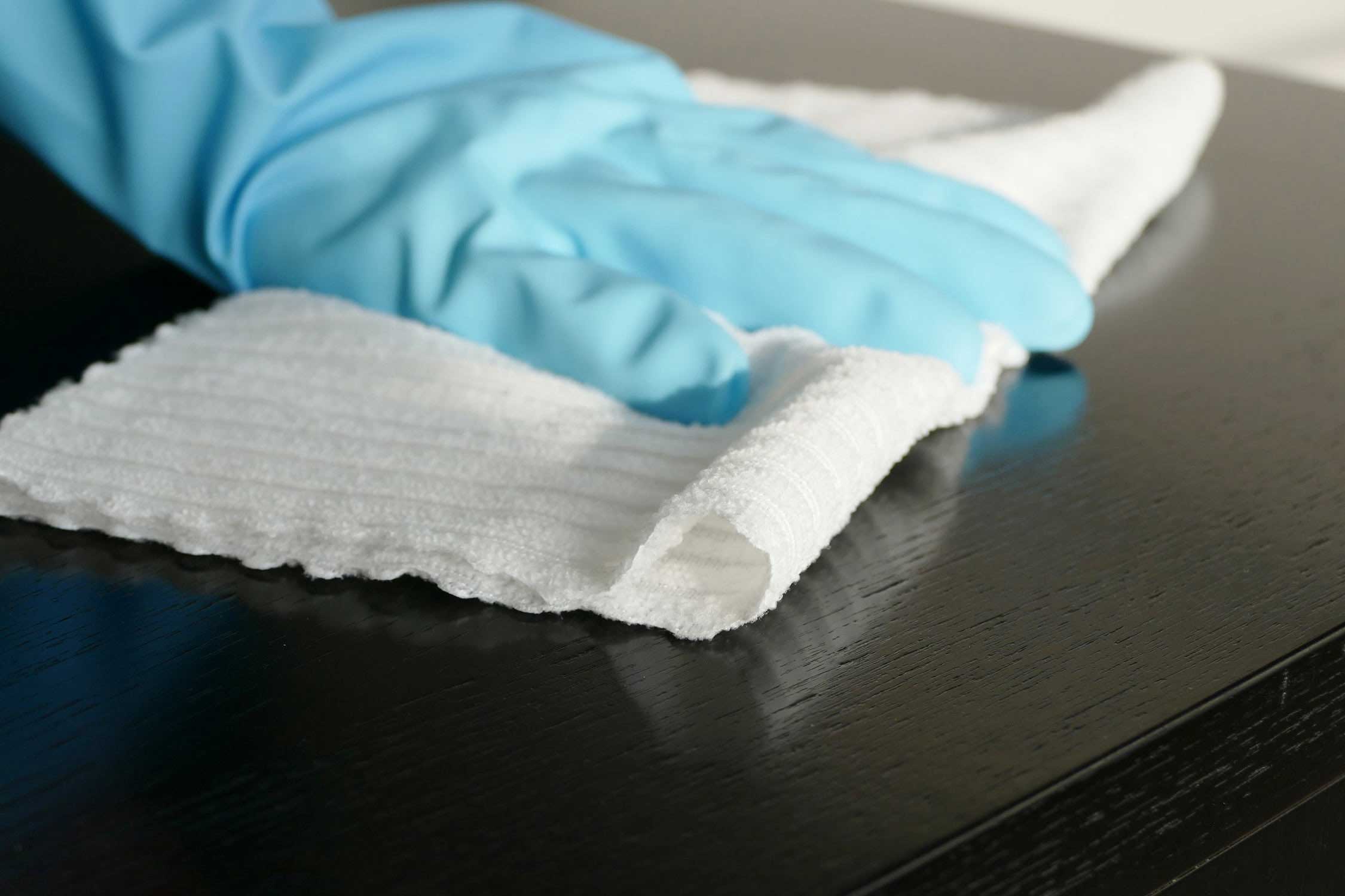 DISPOSABLE MICROFIBER WIPING CLOTH